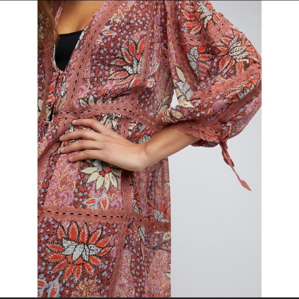 Free People Grasslands Kimono Rose - Picture 4 of 9